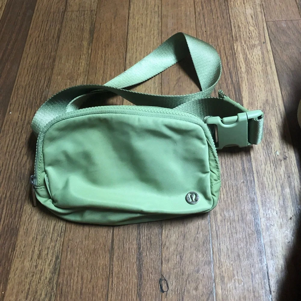lululemon mint green crossbody waist bag